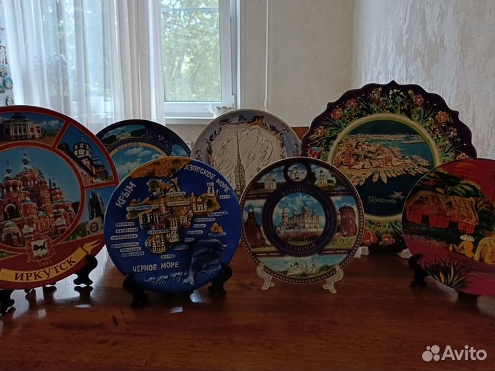 Сувенирные тарелки разные города и страны