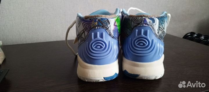Кроссовки nike kyrie