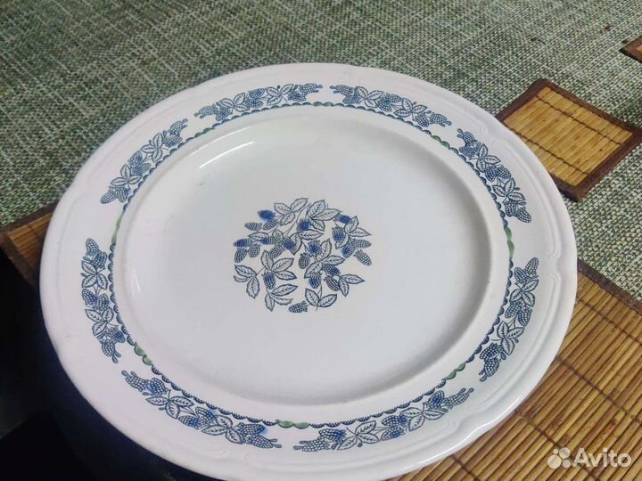 Блюдо и тарелка Зик Конаково СССР Сервиз Земляника