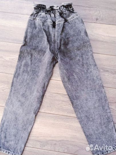 Джинсы бананы