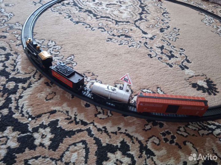 Железная дорога + паровозик. Игрушка для детей