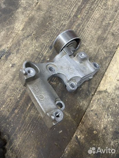 Ролик натяжитель Toyota Highlander 2