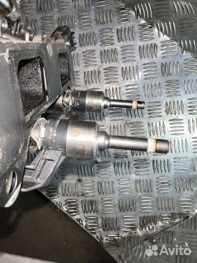 Форсунка топливная Volkswagen Tiguan 1.4 caxa cav