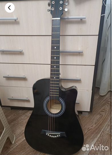 Акустическая гитара