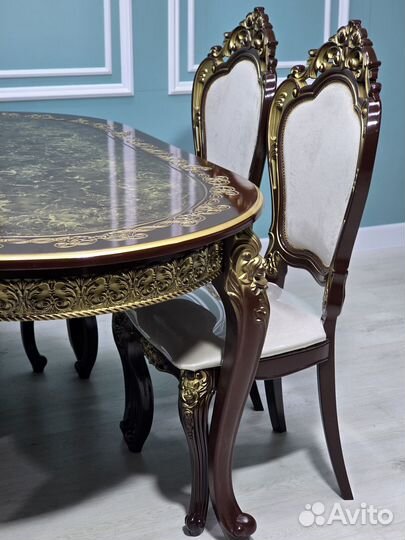 Кухонный стол и стулья новые