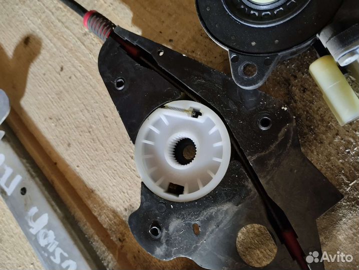 Стеклоподъемник передний правый Ford Fusion