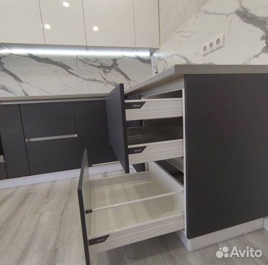 Кухонный гарнитур «Дермонд»