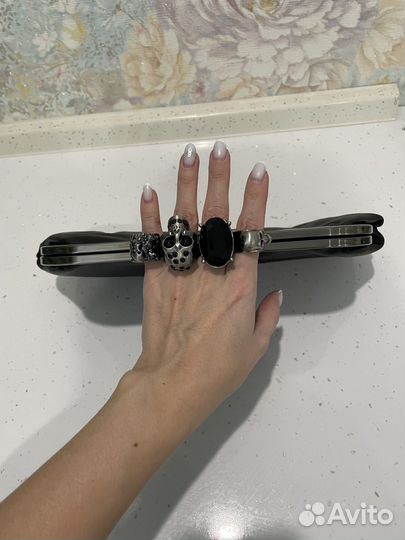 Клатч с черепами новый