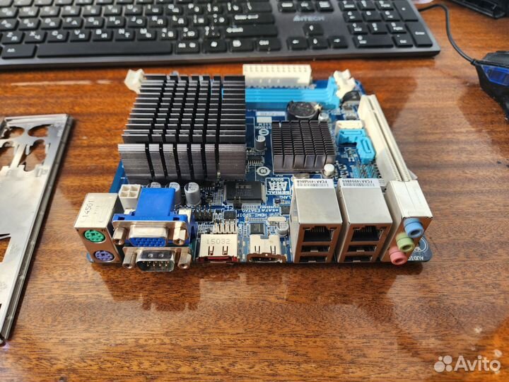 Материнская плата Gigabyte GA-C1037UN-EU с процом