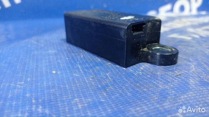 Датчик удара Mercedes-Benz W211 универсал M271956