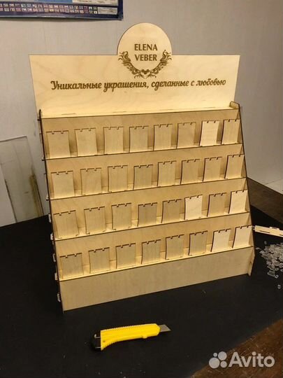 Стеллаж полочки стенды для выставок и прилавков