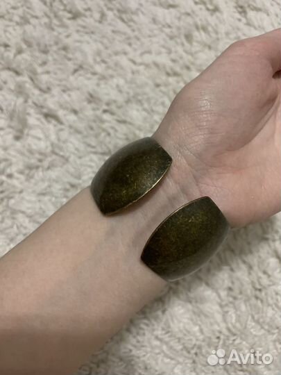 Браслет с камнем