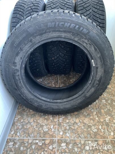 Michelin X-Ice North 4 215/65 R16