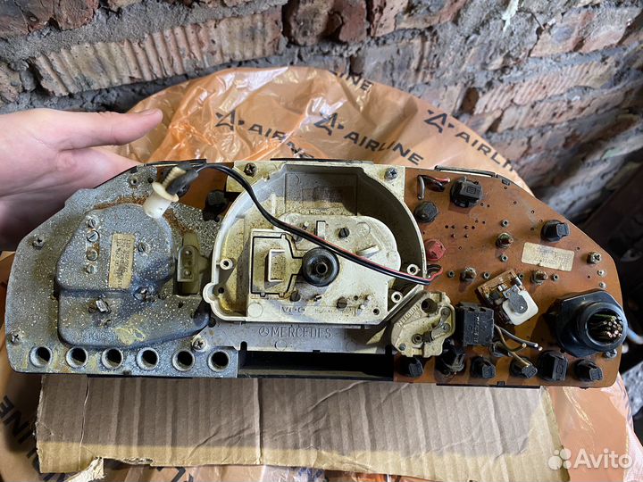 Щиток приборов на Mercedes w124