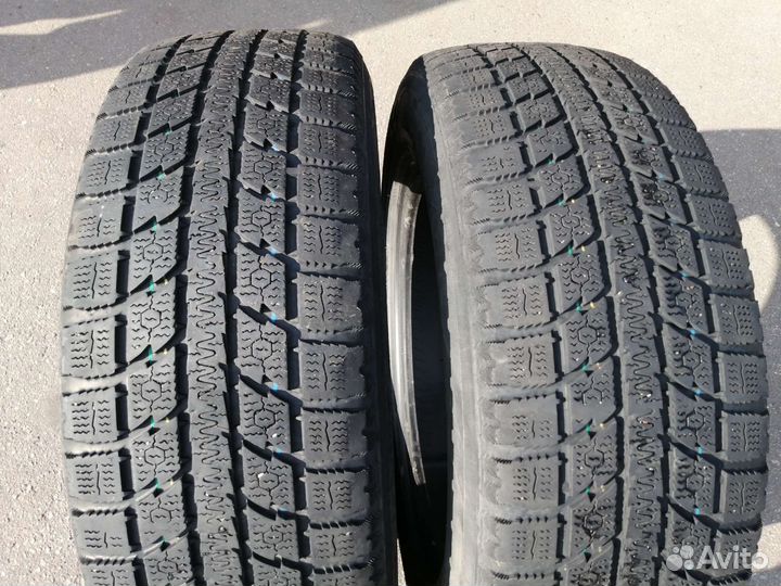 Toyo Observe GSi-5 225/65 R17 102S