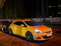 Opel Astra GTC 1.4 AT, 2013, 130 000 км, с пробегом, цена 810 000 руб.