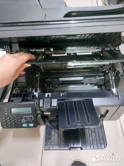Мфу HP LaserJet M1212nf MFP можно сдэком