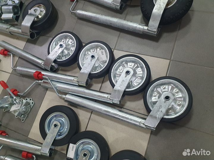 Опорное колесо с хомутом крепления