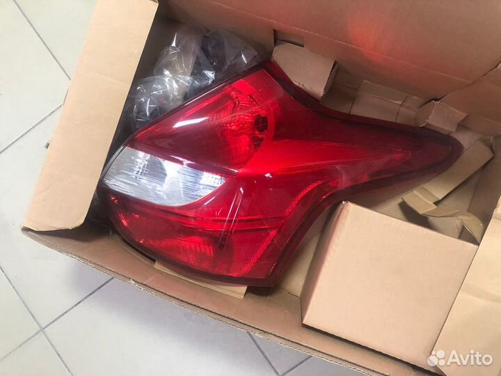 Фонарь задний правый ford focus 3 HBK