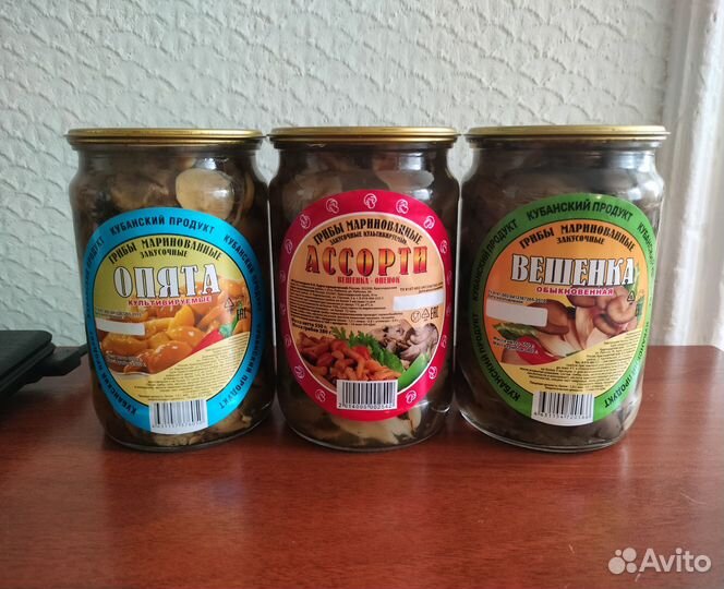 Грибы маринованные вешенки, опята