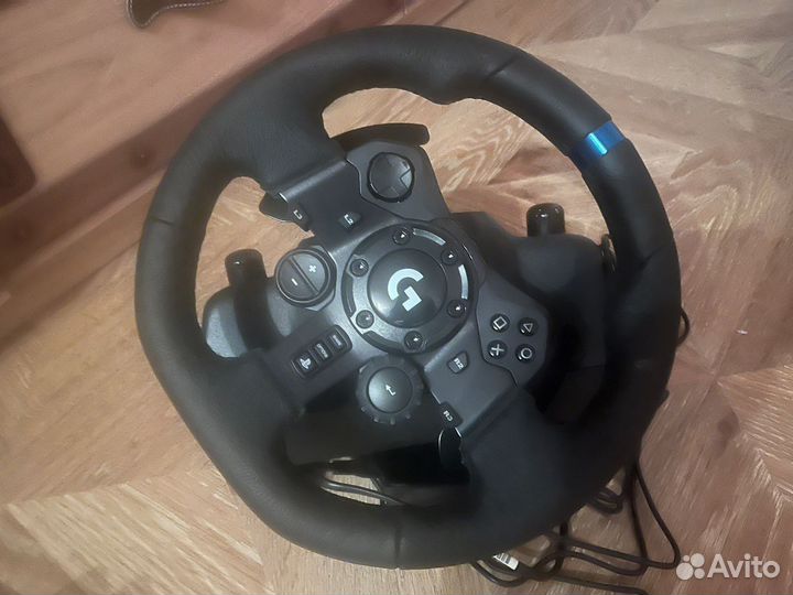 Руль с педалями Logitech