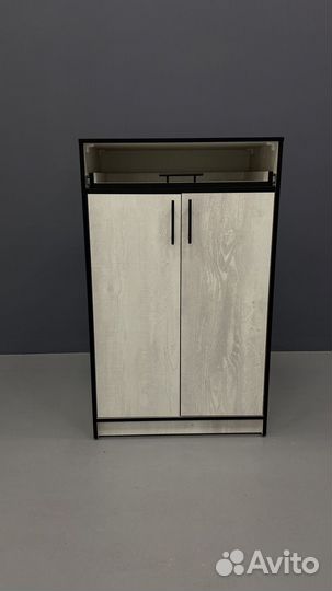 Тумба комод с выдвижной полочкой