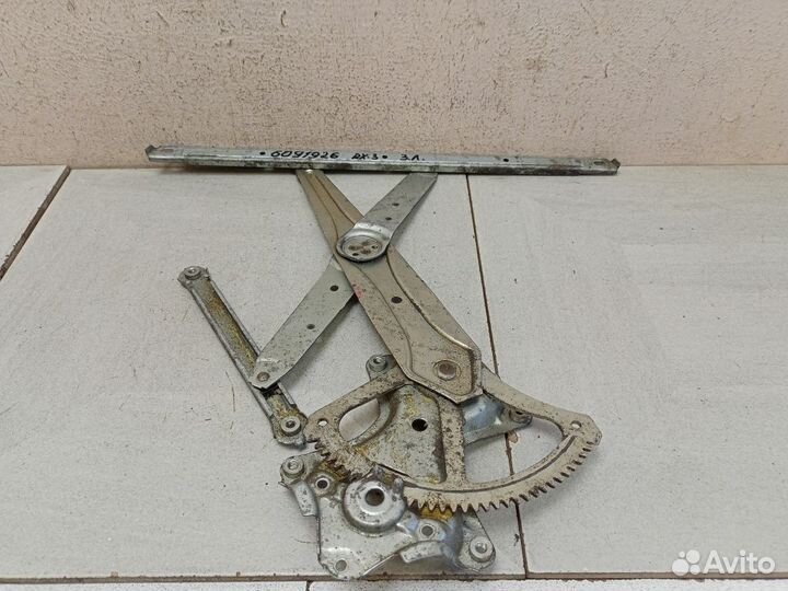 Стеклоподъемник электрический задний левый 698020E