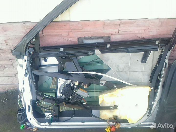 Продам дверь ауди А 4 левая