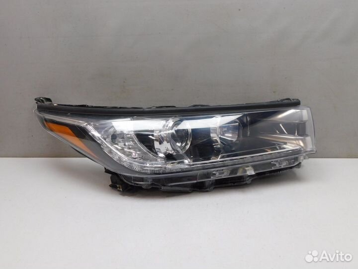 Фара правая Toyota Highlander