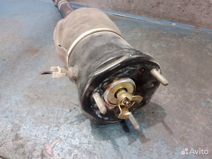 Пневмостойка передняя правая Lexus Ls430 UCF30