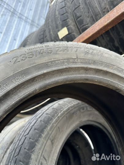 Kumho Ecsta HS51 235/45 R17