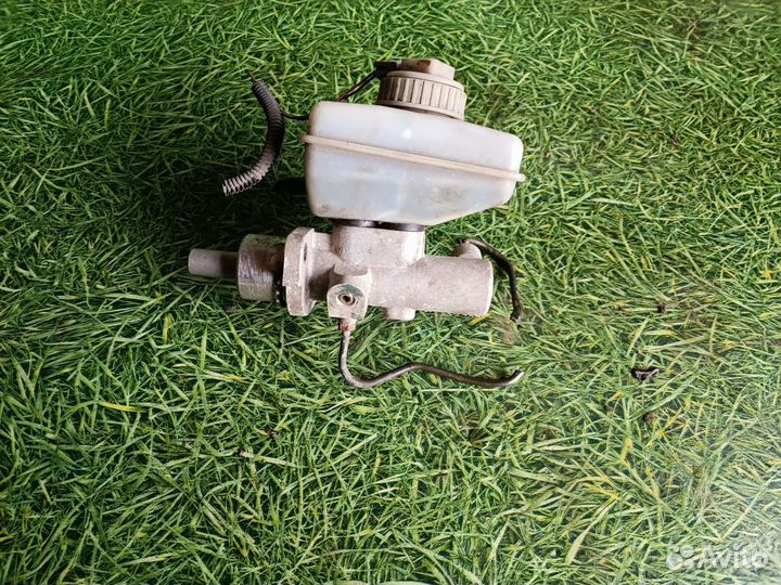 Главный тормозной цилиндр для Опель вектра б 1997г