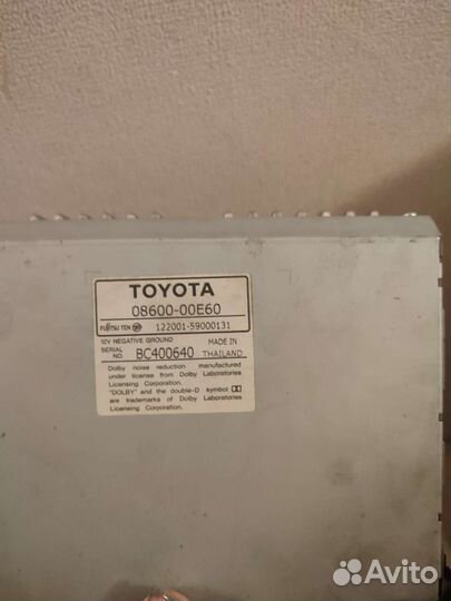 Автомобильный магнитофон