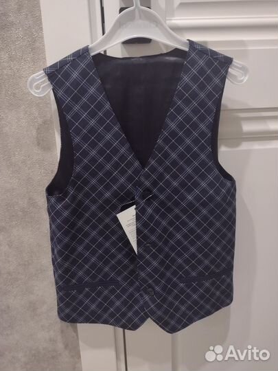 Новый школьный костюм