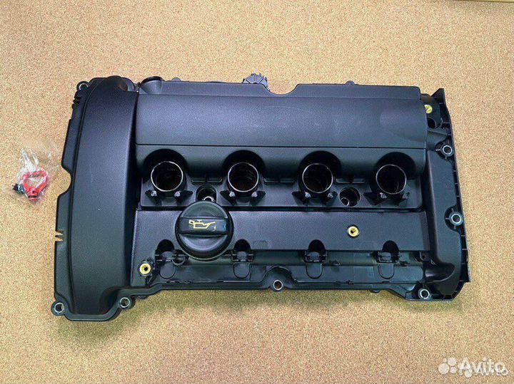 Крышка клапанов EP6 турбо Peugeot Citroen