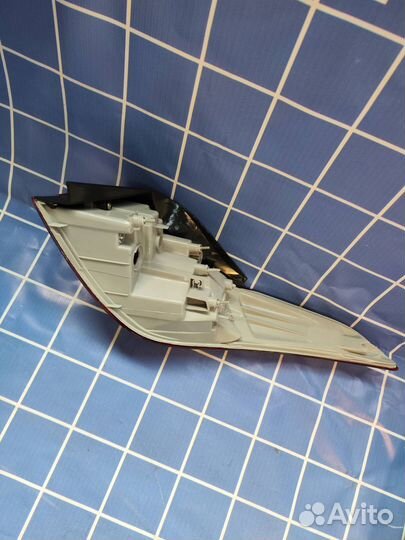 Фонарь задний левый Hyundai Elantra 5