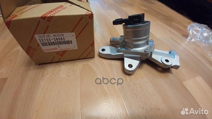 Клапан 25702-38062 25702-38062 toyota