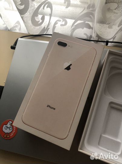 Пустая коробка от iPhone 8 plus