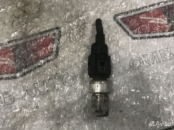 Датчик давления A/C Фольксваген Гольф 6