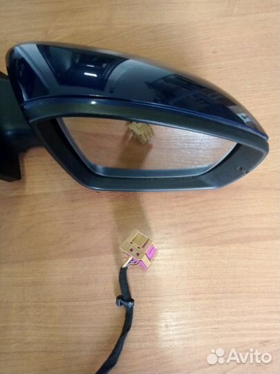 Зеркало заднего вида боковое правое Volkswagen