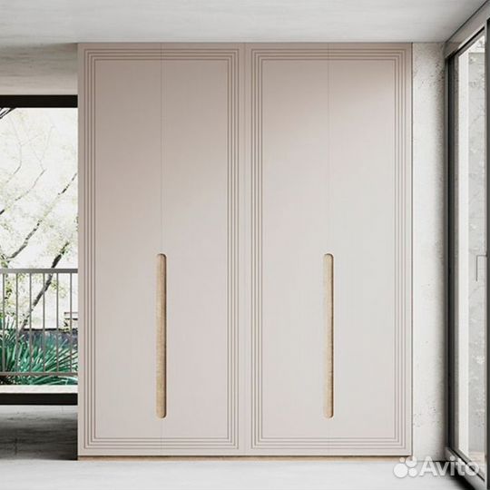 Шкаф распашной белый