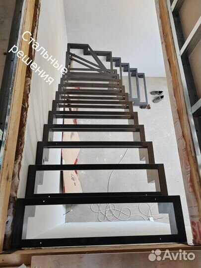 Лестница на металлокаркасе