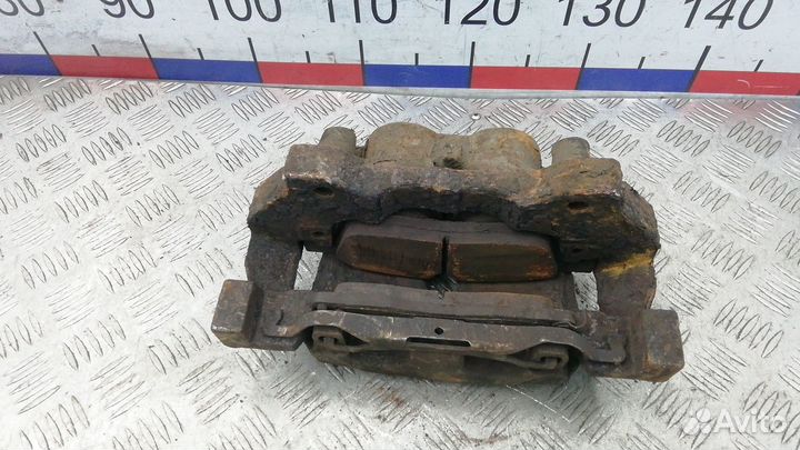 Суппорт передний правый Jeep Grand Cherokee WK2