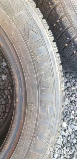 Kumho I'Zen KW31 18.4/60 R15