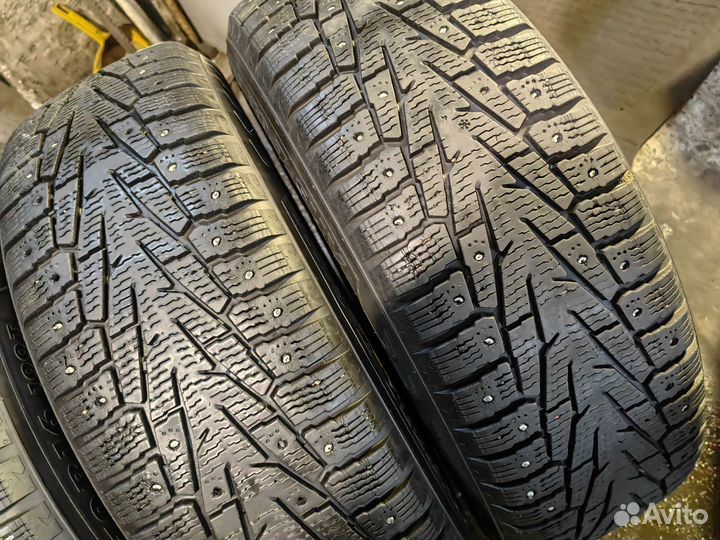 Nokian Tyres Hakkapeliitta 7 SUV 215/70 R16