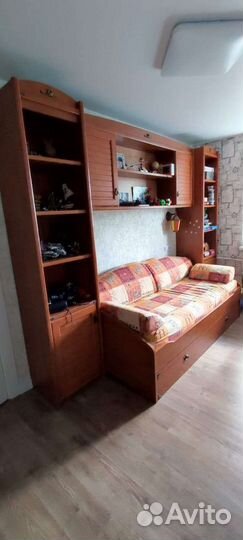 Шкаф, кровать и стол для детской