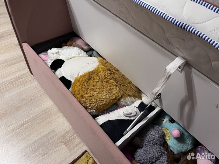 Диван-кровать для девочки 70*160