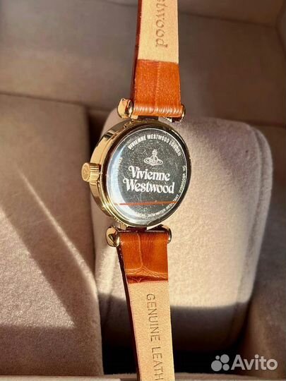 Часы наручные коричневые Vivienne Westwood Maida