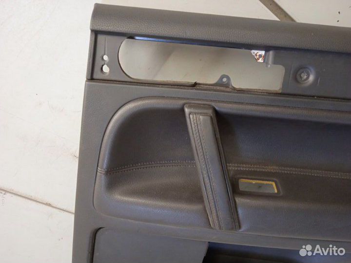 Обшивка двери задняя правая Volkswagen Touareg 2.5