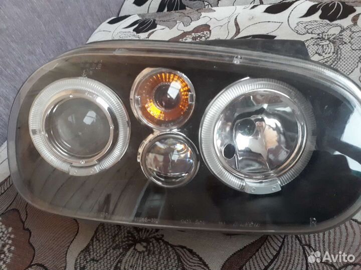 Правая фара гольф 4 черная линза